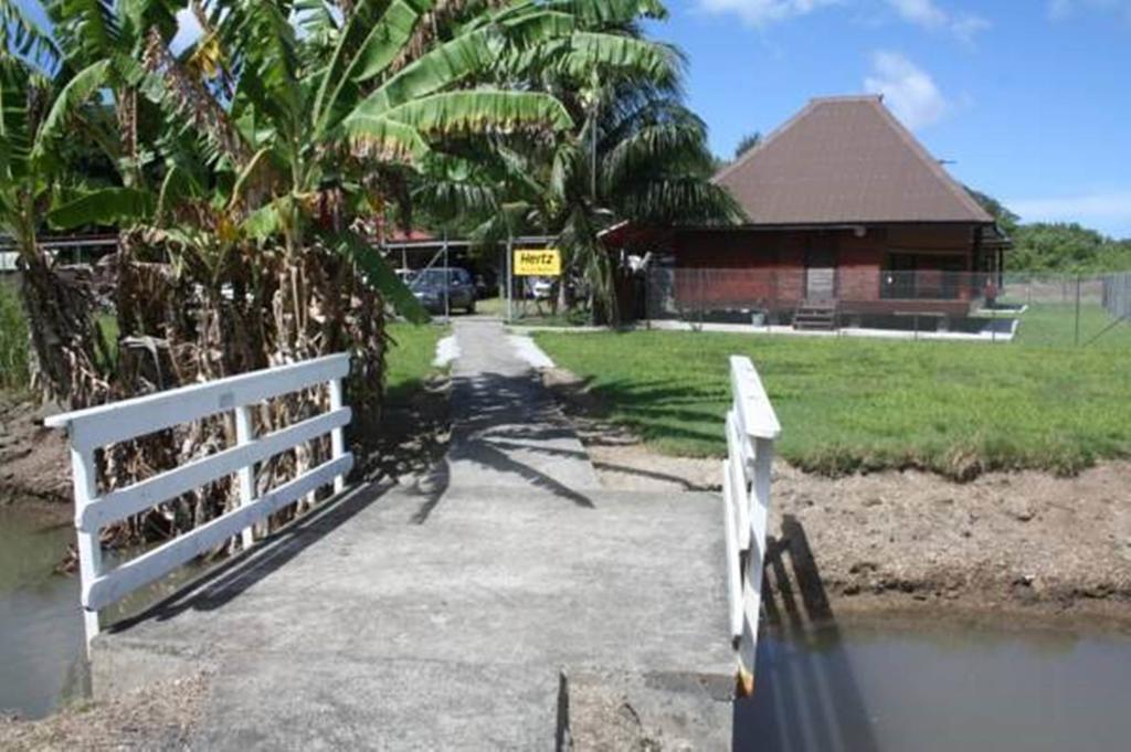 Raiatea Airport Bungalow Uturoa Exterior photo